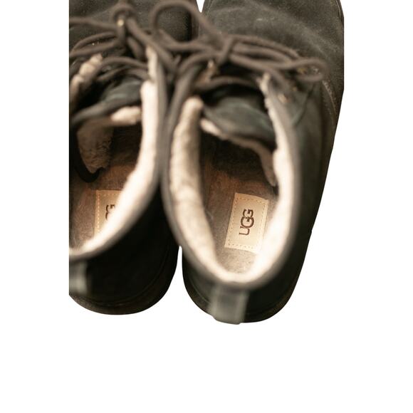 UGG Men’s Neumel Black Suede Chukka Boots Size 11 Sheepskin Lined - Picture 2 of 5